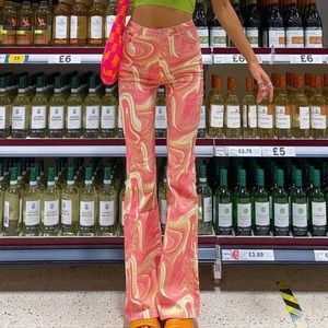 EDIKTED Ripple Flare Jeans